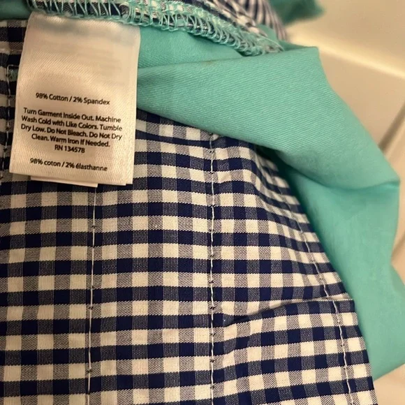 Vineyard Vines Women’s Green Whale Embroidered Dayboat Shorts - Picture 7 of 7